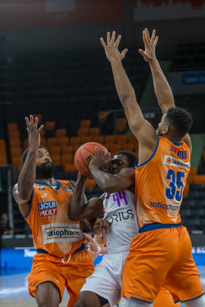 出手犹豫 出手犹豫